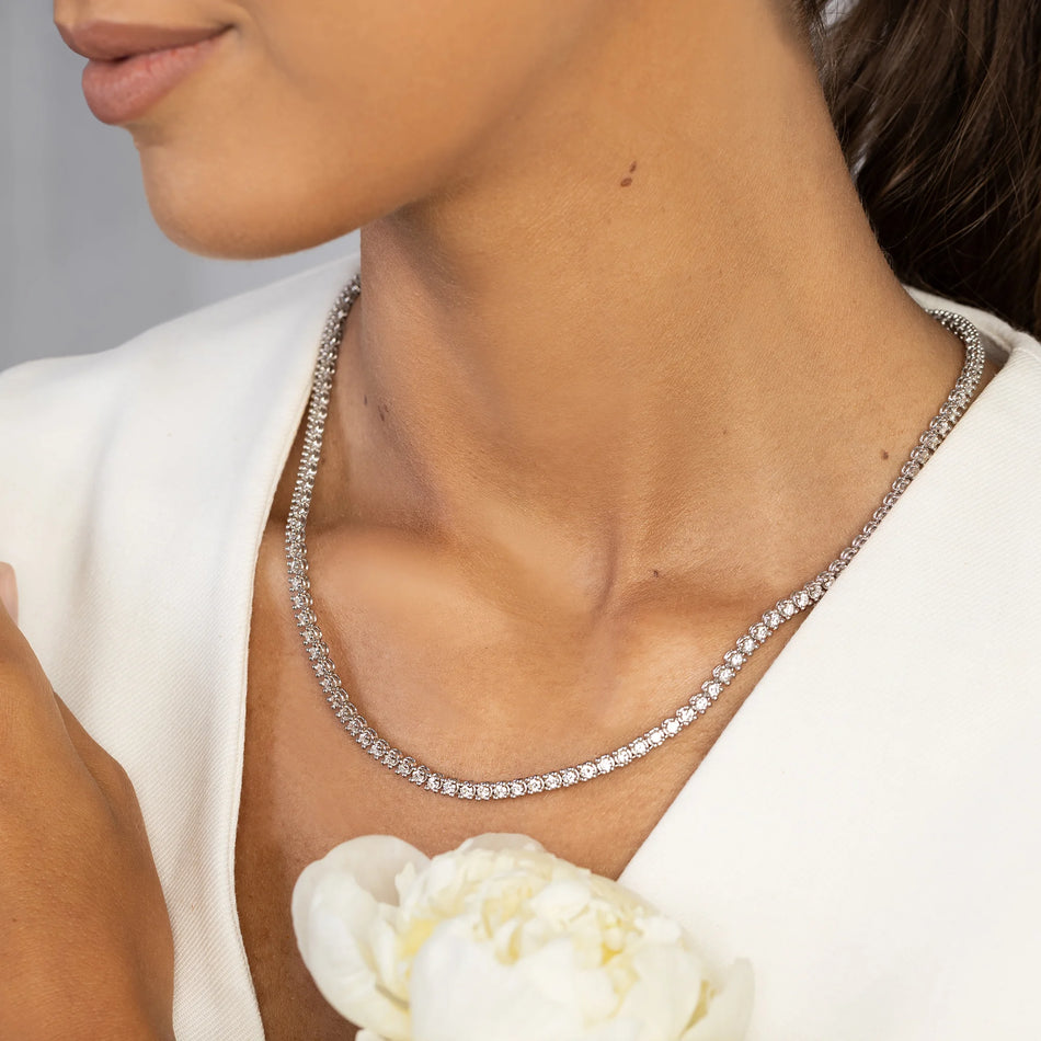 Weißgold-Tenniskette 42 cm mit 115 runden Labordiamanten 6,90 ct