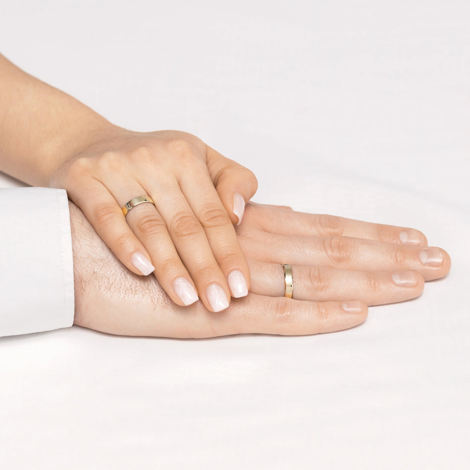 Classic Flat Beveled Single Gold Wedding Band Ring 4mm