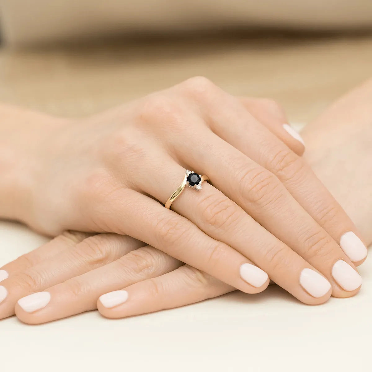 gold-ring-with-0-50ct-black-diamond-and-diamonds-p038-585-cb0-50