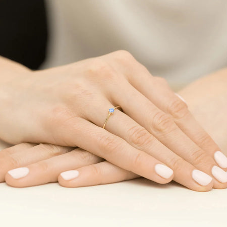 14k-gold-ring-with-zirconia-flower-p040-375-n