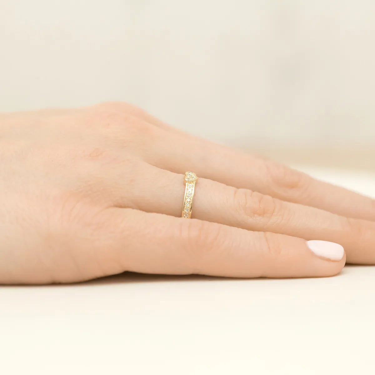 gold-ring-with-diamonds-p042-585-b0-11