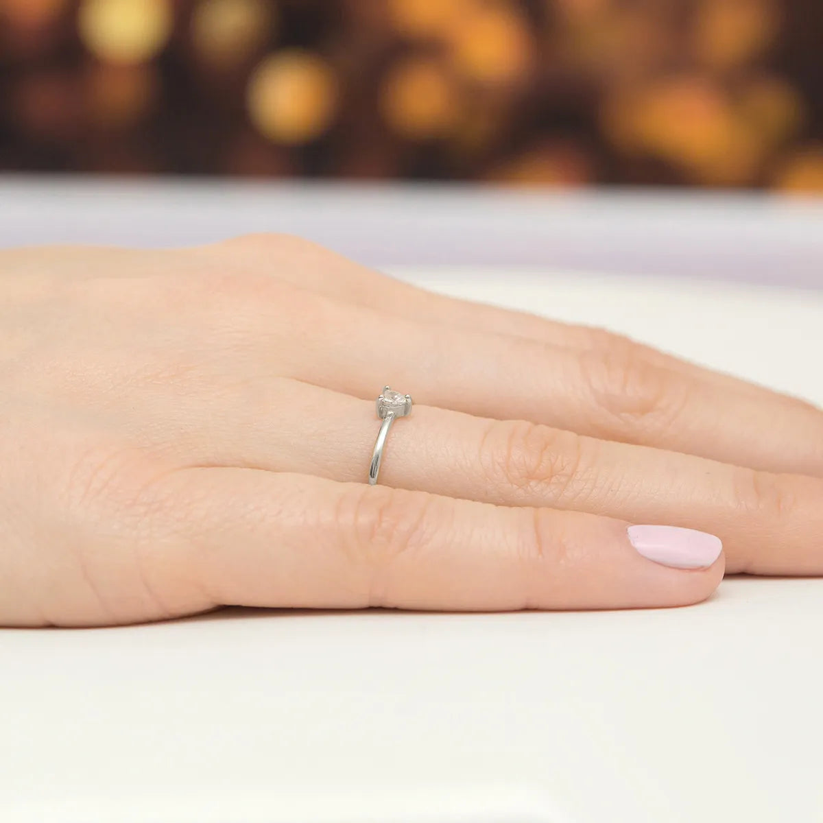 gold-ring-with-0-10ct-diamond-p129-585-b0-10