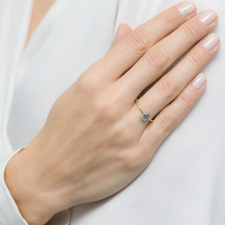 gold-ring-with-0-50ct-topaz-p130-585-t0-50