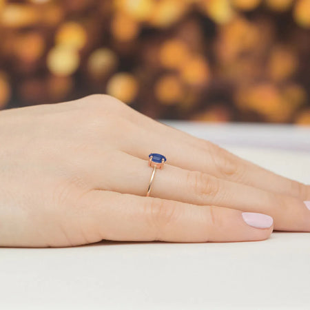 gold-ring-with-0-70ct-sapphire-p130-585-s0-70