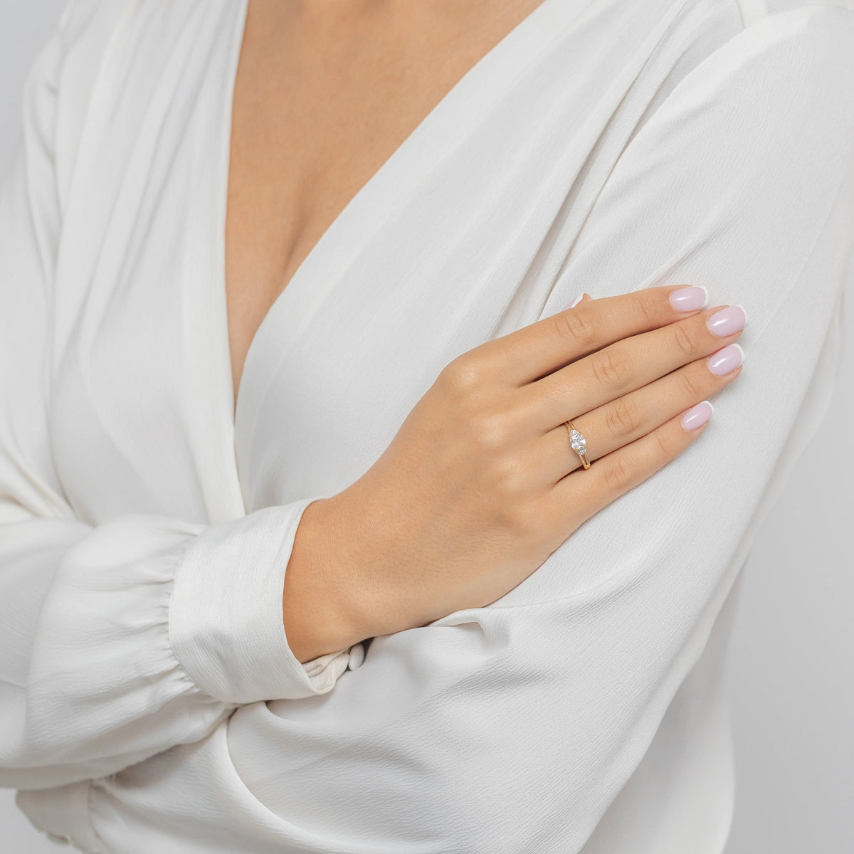 8k-gold-ring-with-zirconia-p147-375-b