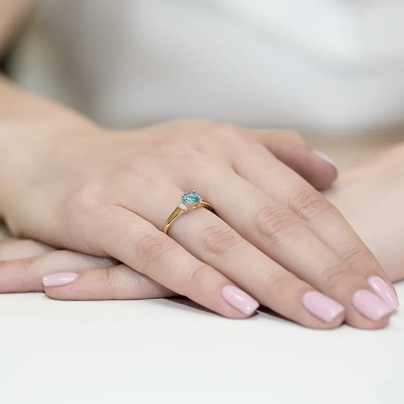 8k-gold-ring-with-zirconia-p147-375-nb