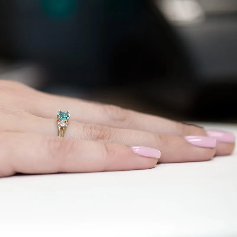 8k-gold-ring-with-zirconia-p147-375-nb