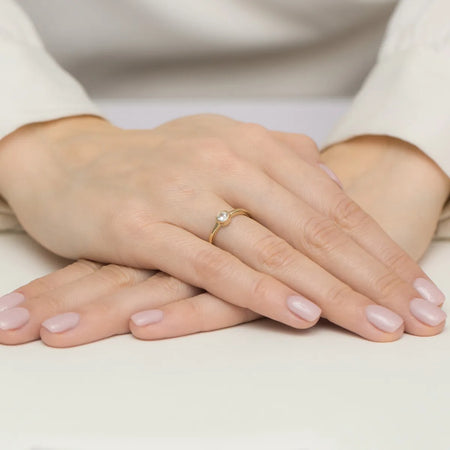 gold-ring-with-0-30ct-diamond-p150-585-b0-30