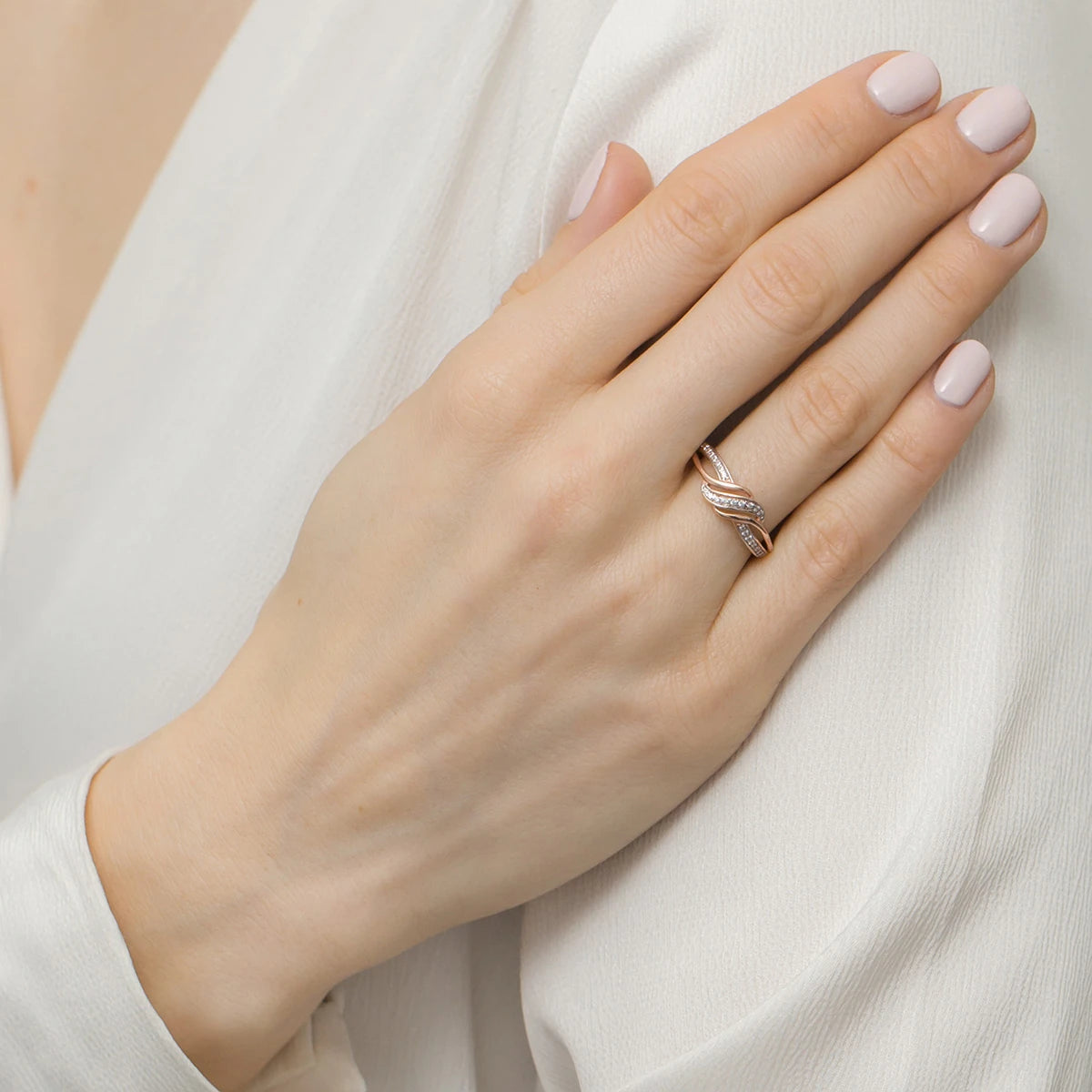 gold-ring-with-0-125ct-diamonds-p152-585-b0-12