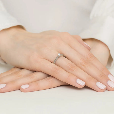 Diamantring zur Verlobung aus 585er Weißgold