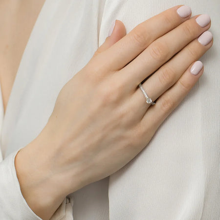 Diamantring zur Verlobung aus 585er Weißgold