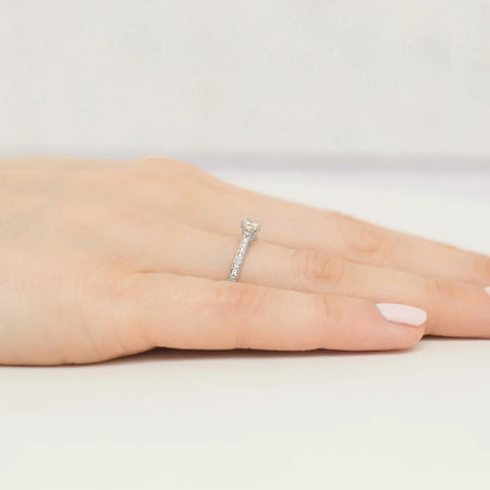 gold-ring-with-0-20ct-and-0-092ct-diamonds-p157-585-b0-29