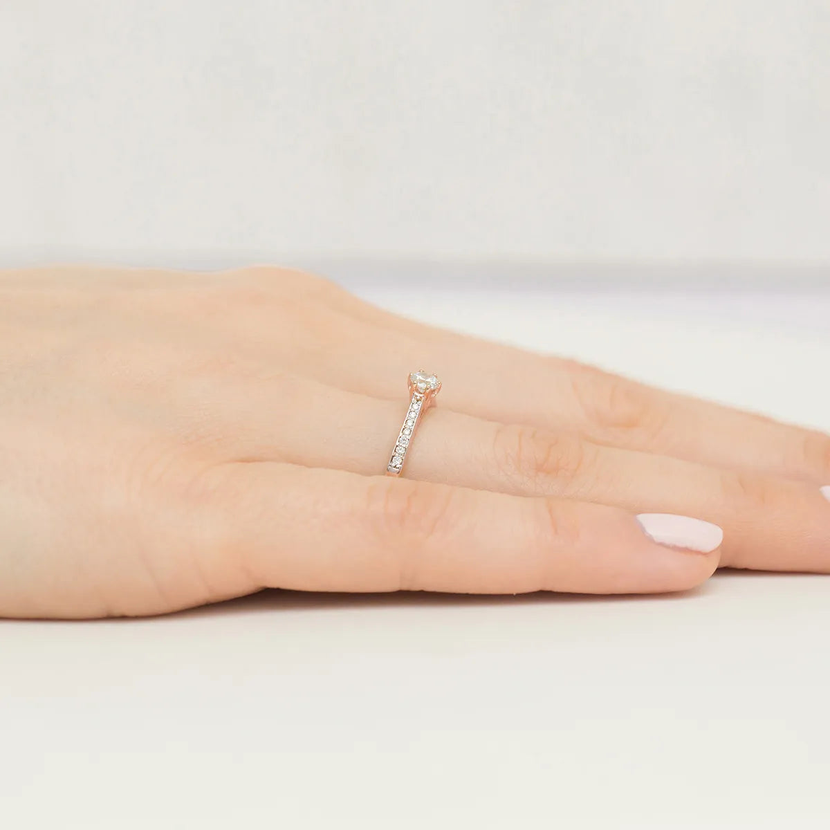 gold-ring-with-0-20ct-and-0-092ct-diamonds-p157-585-b0-29