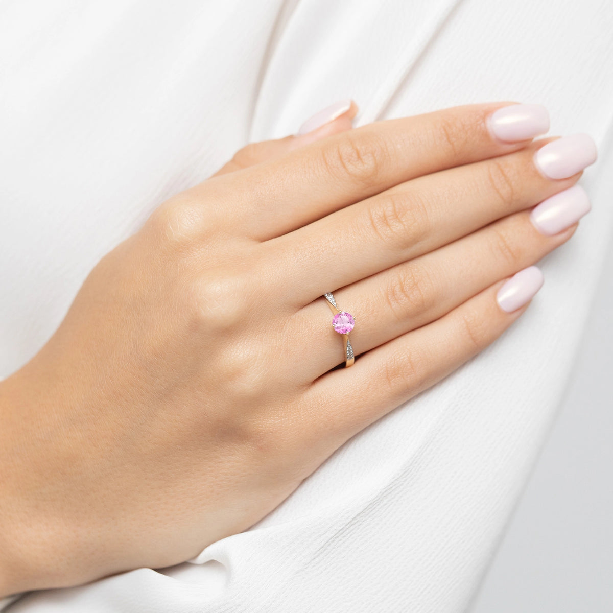 8k-gold-ring-with-pink-zirconia-p167-333-r