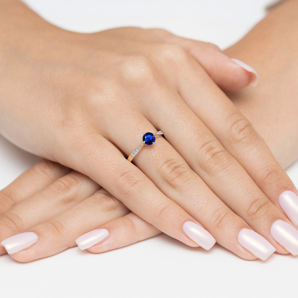 14k-gold-ring-with-dark-blue-zirconia-p167-585-g