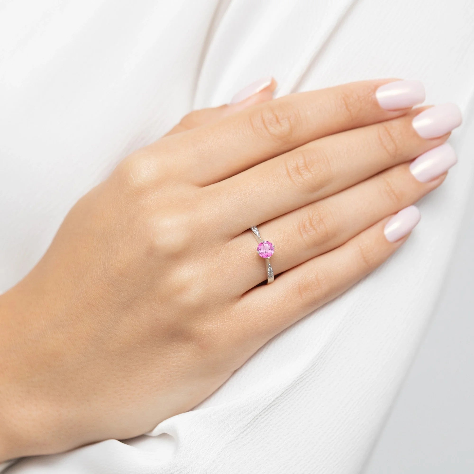 gold-ring-with-0-50ct-pink-topaz-and-0-068ct-diamonds-p167-585-rt0-60