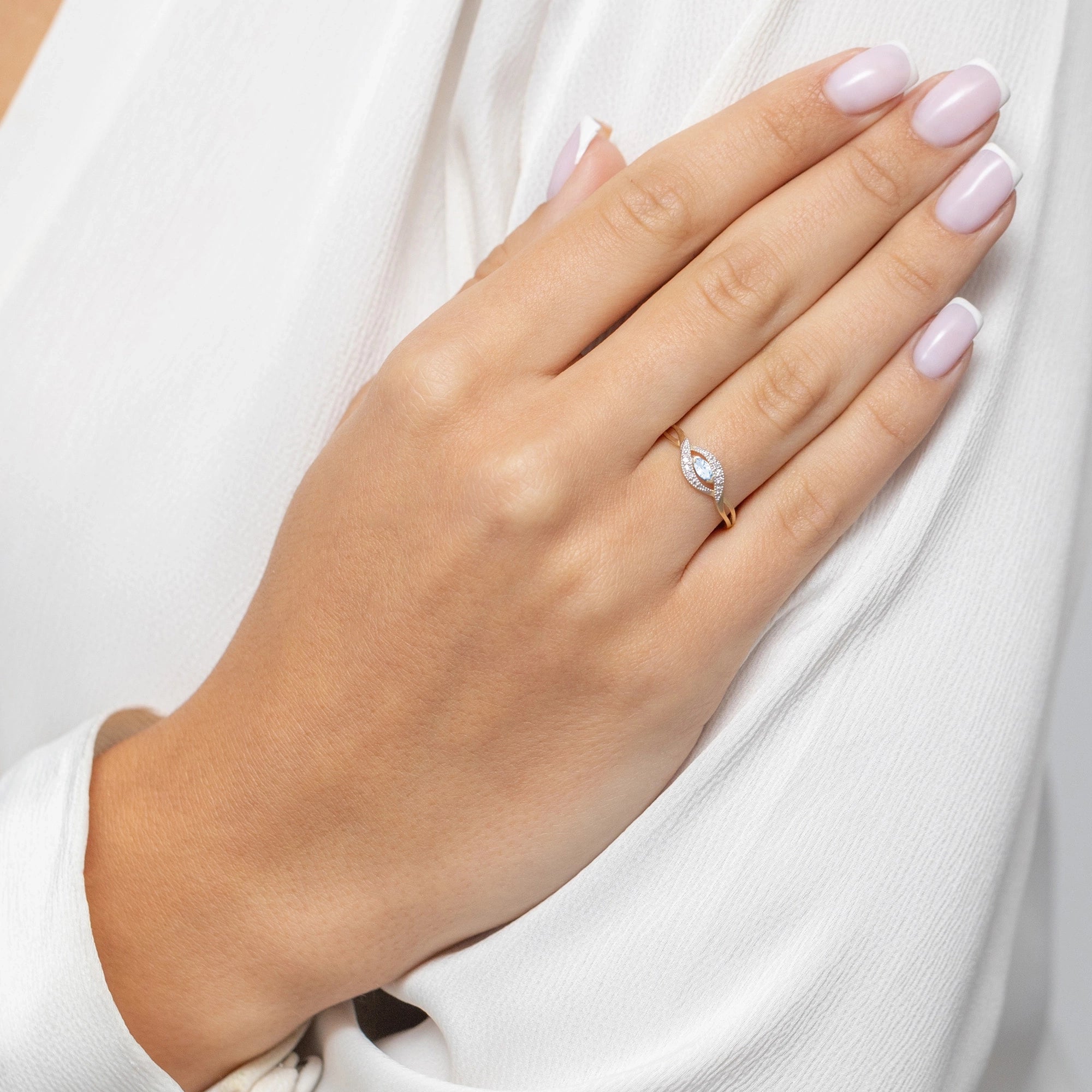 8k-gold-ring-with-blue-zirconia-p171-333-n