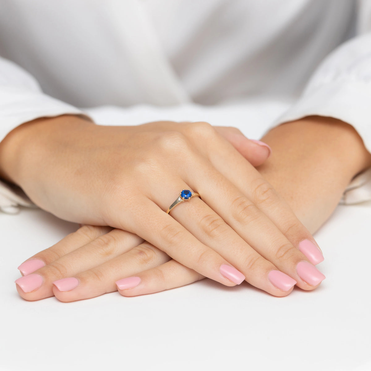 14-karat-goldring-mit-dunkelblauem-zirkonia-p177-585-g