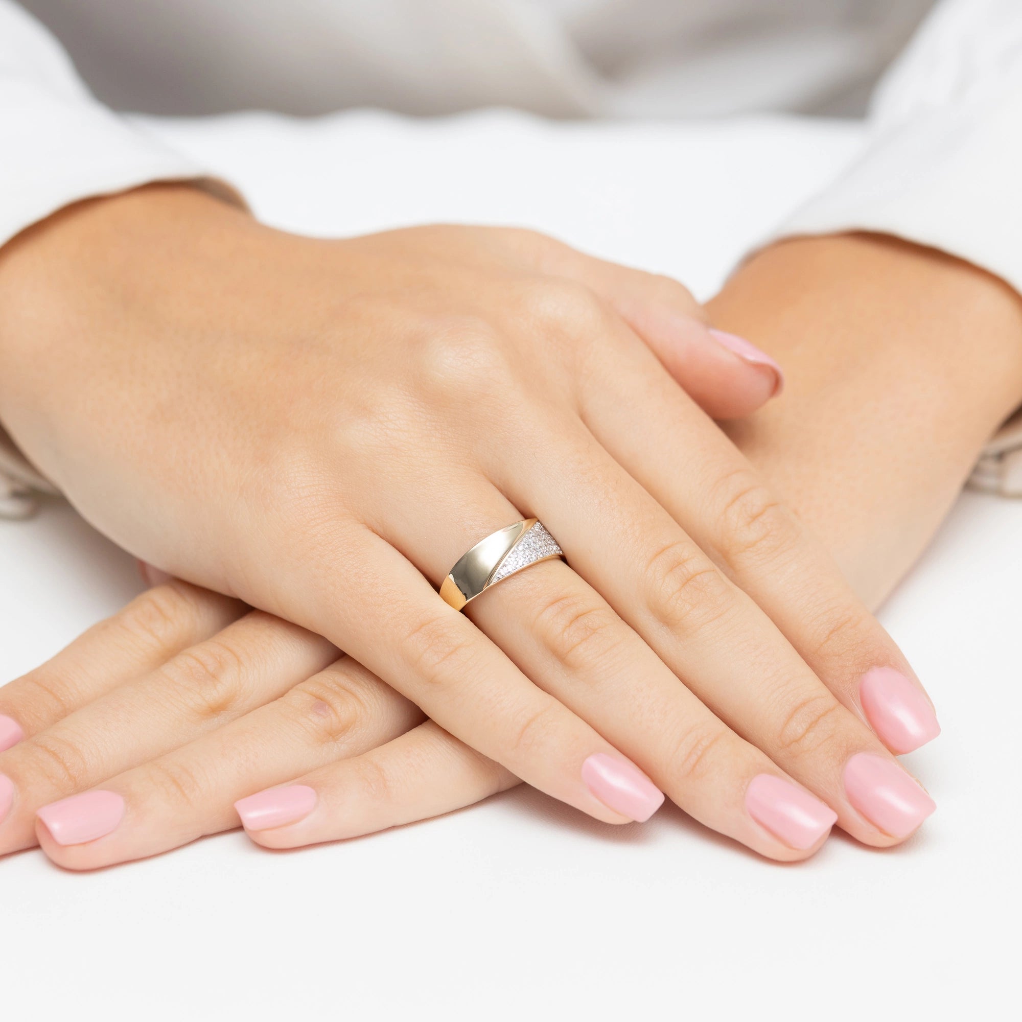 8k-gold-ring-with-zirconia-p179-333-b