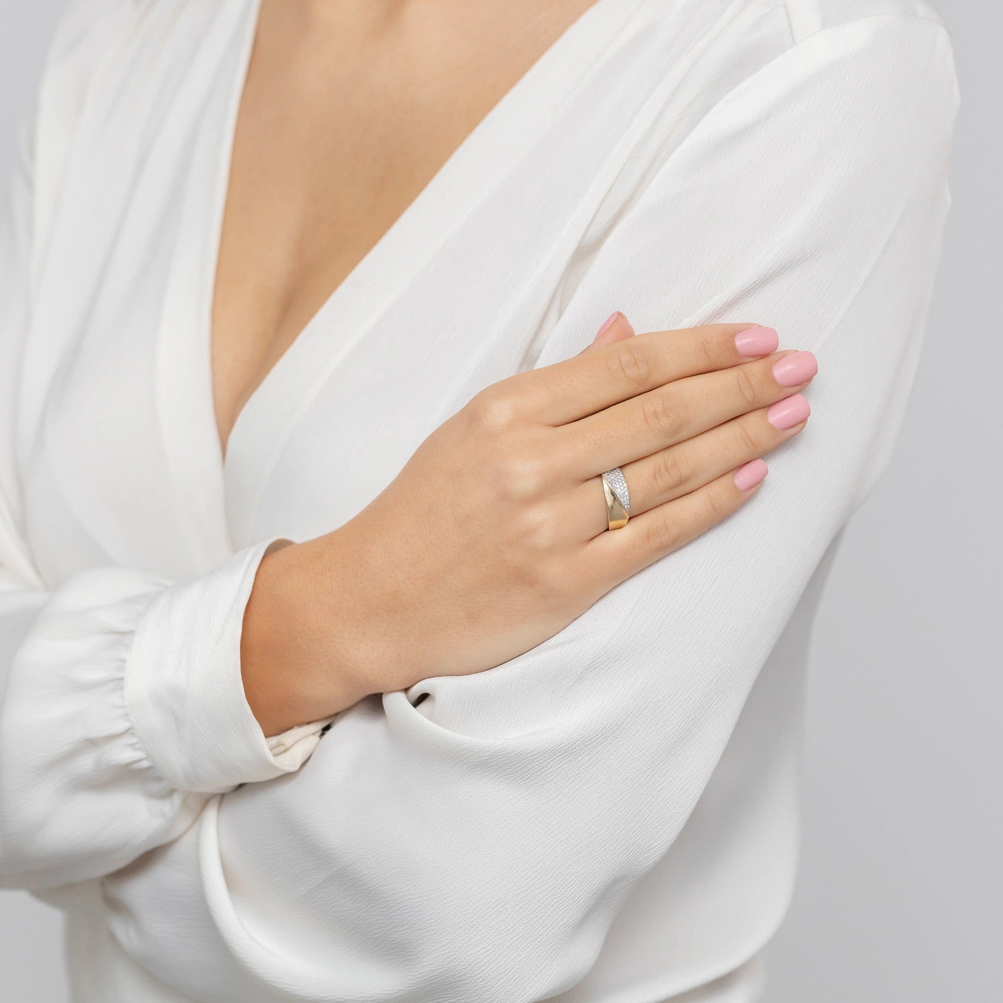 14k-gold-ring-with-zirconia-p179-585-b