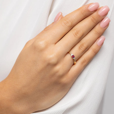 8k-gold-ring-with-red-and-white-zirconia-p180-333-c