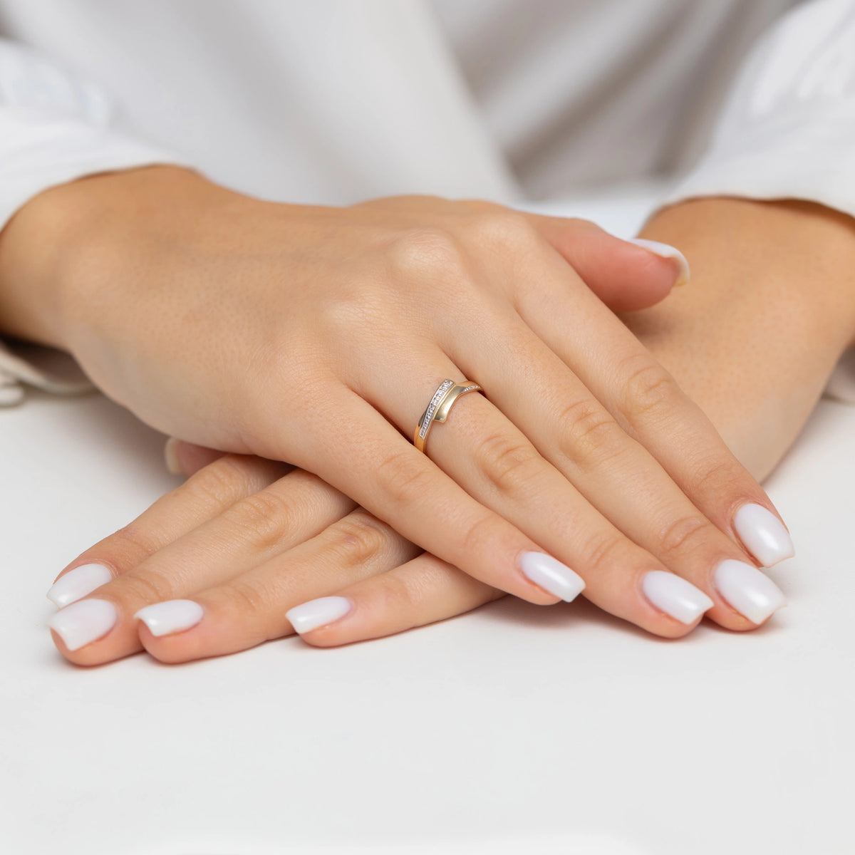 8k-gold-ring-with-zirconia-p183-333-b