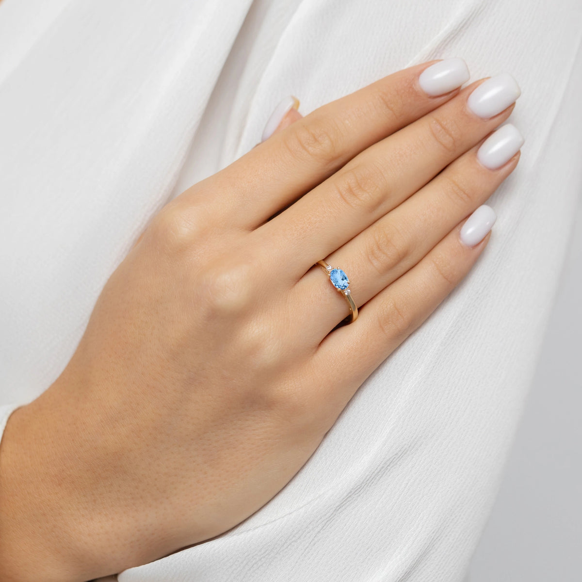 8k-Goldring-mit-dunkelblauem-Zirkonia-p191-333-n
