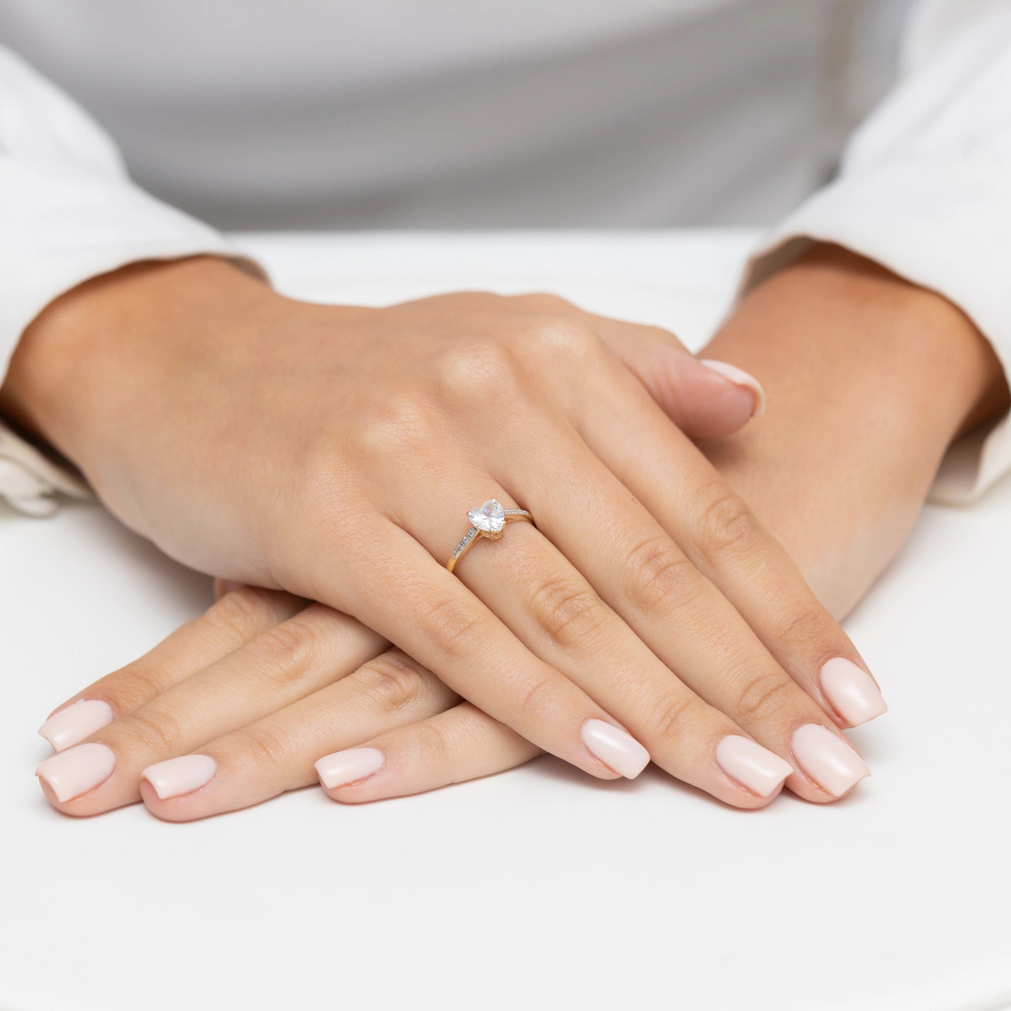 8k-gold-ring-with-zirconia-p194-333-b