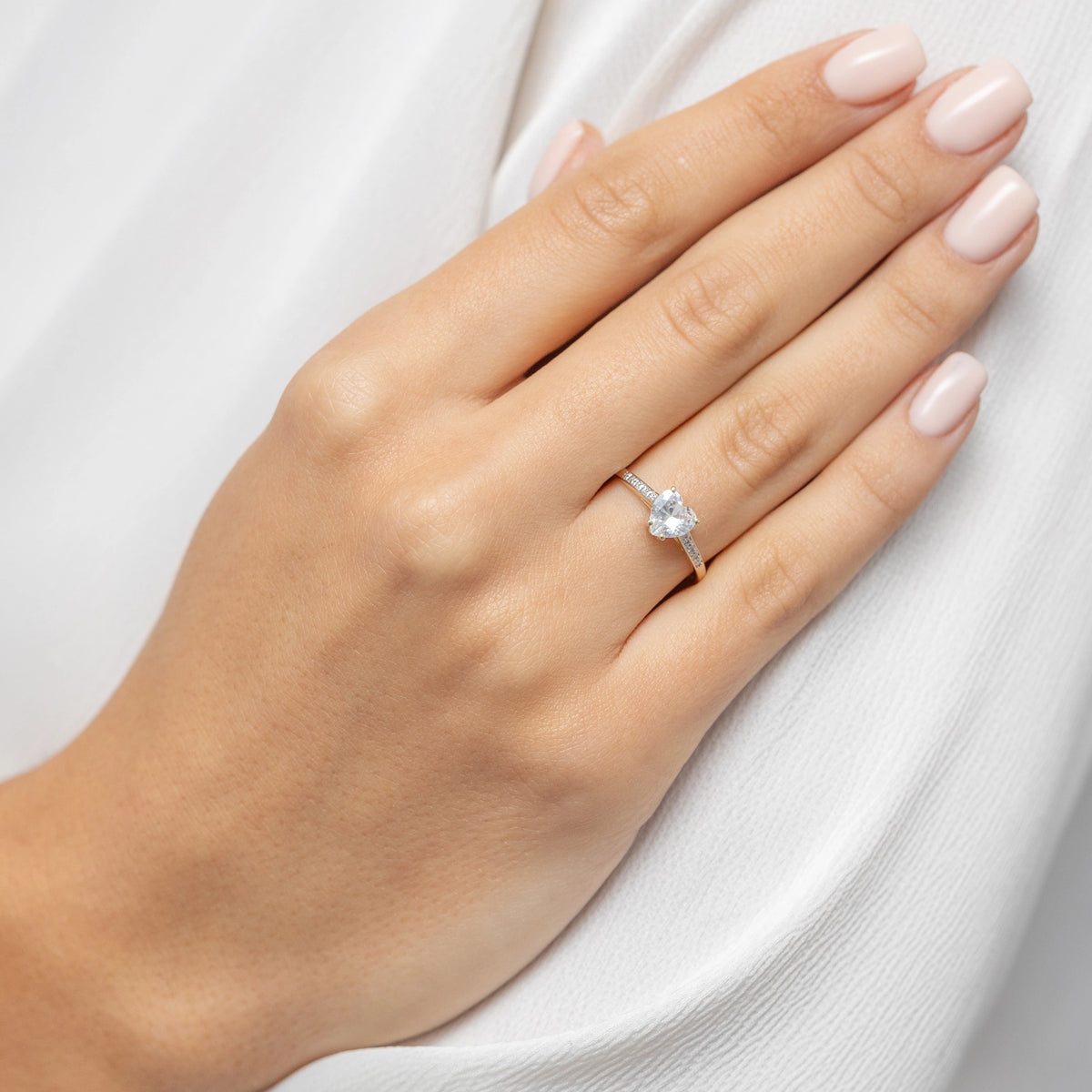 8k-Goldring-mit-Zirkonia-p194-333-b