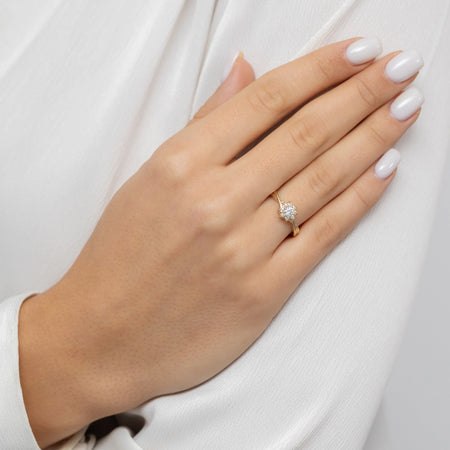 8k-gold-ring-with-zirconia-p196-333-b