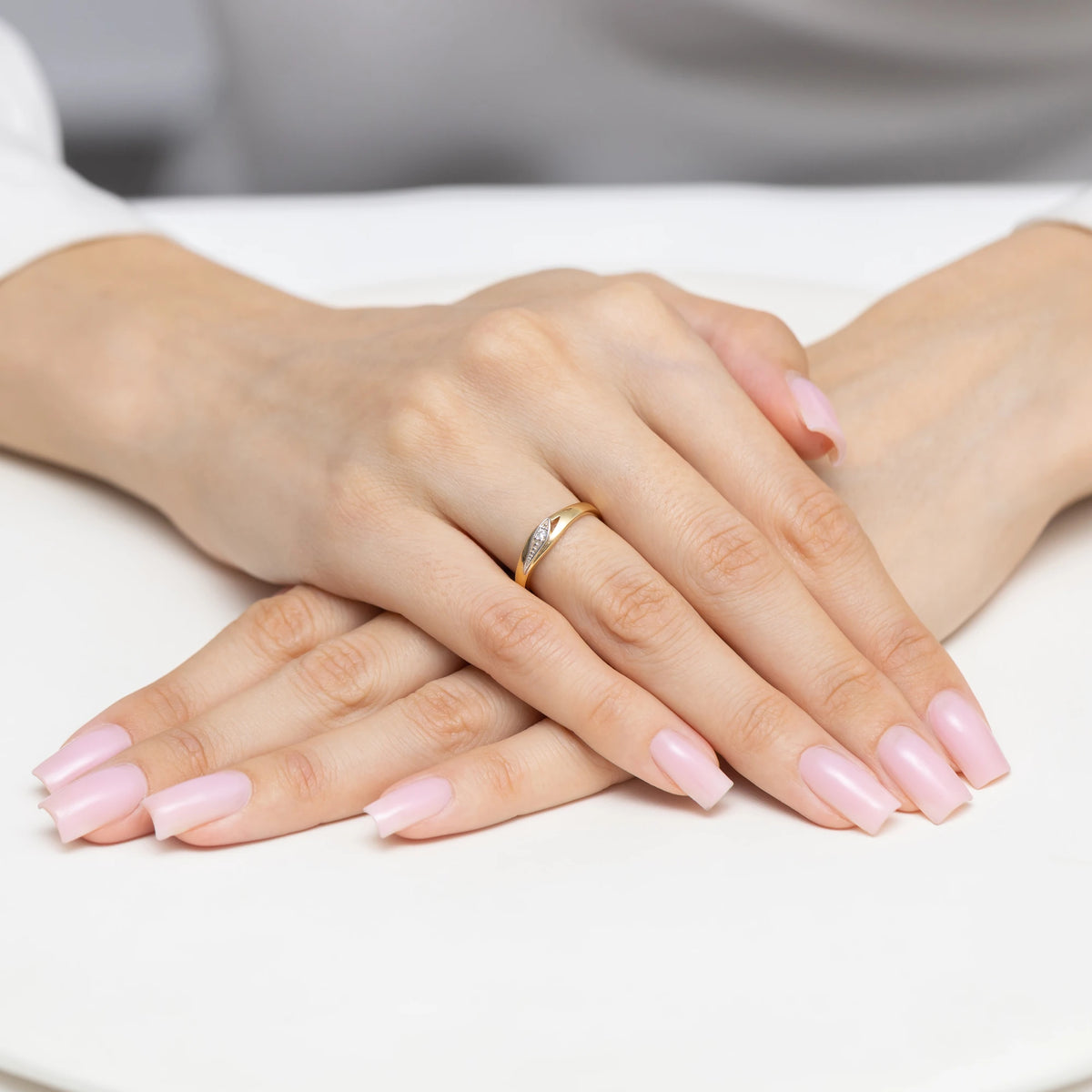 8k-Gold-Ring-mit-Zirkonia-p209-333-b