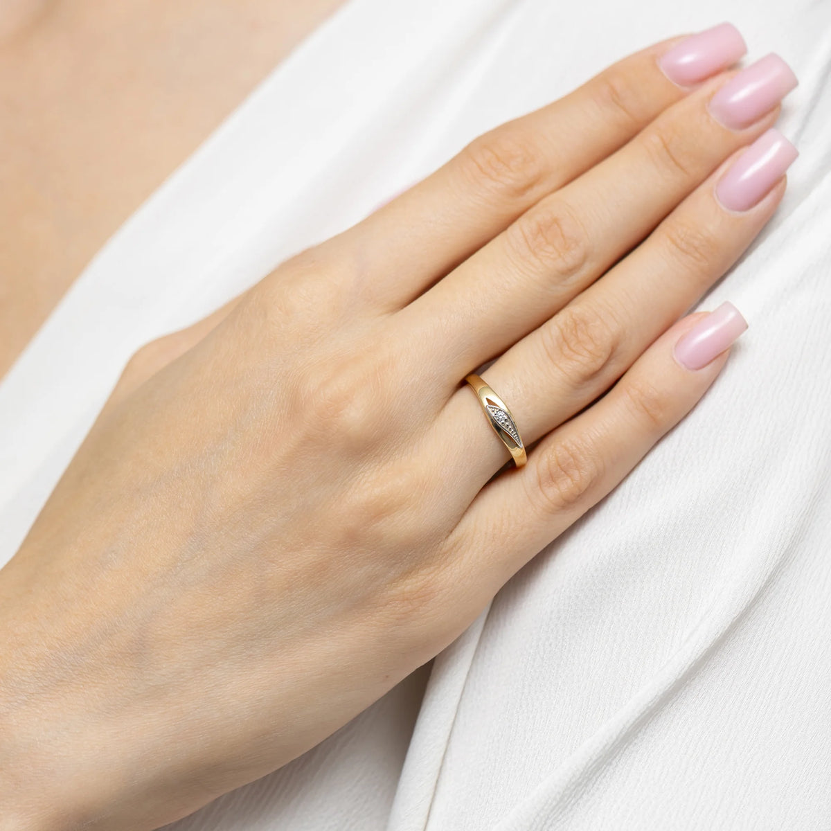 8k-Gold-Ring-mit-Zirkonia-p209-333-b