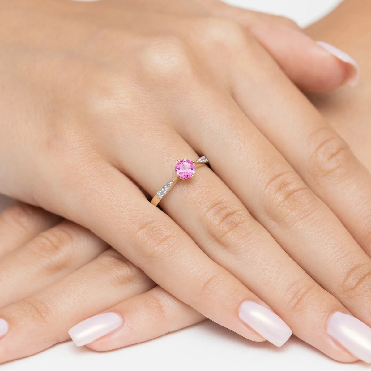 goldring-mit-0-60ct-rosa-topas-und-0-068ct-diamanten-p167-585-rt0-60