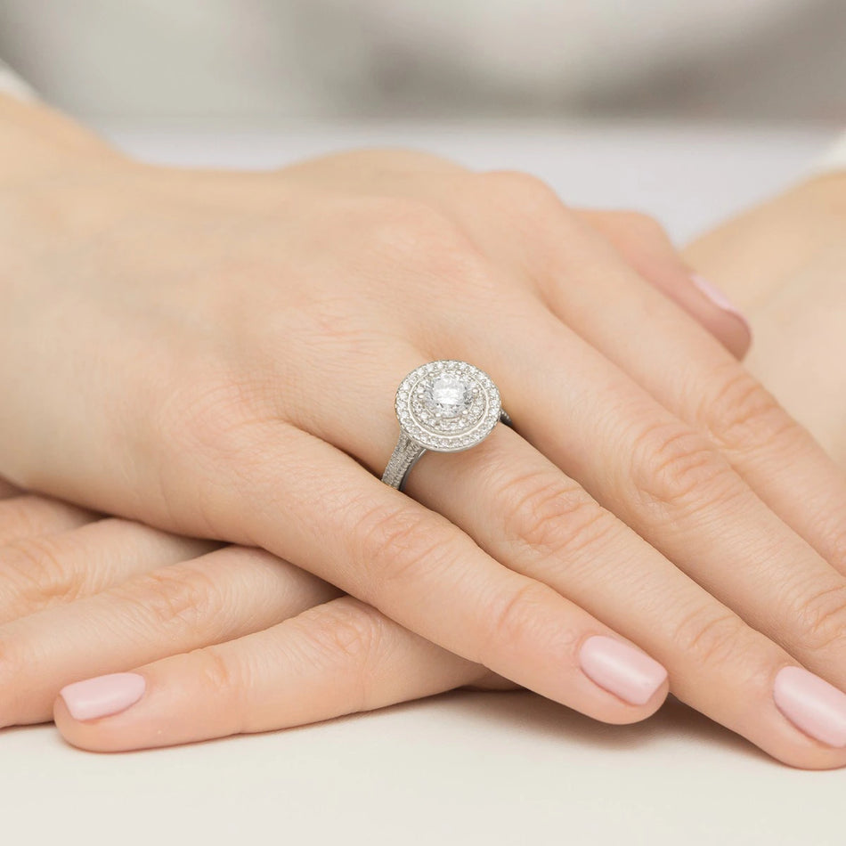 White Gold Ring with Round 1,00ct Central and 0,633ct Sideline Lab-grown Diamonds