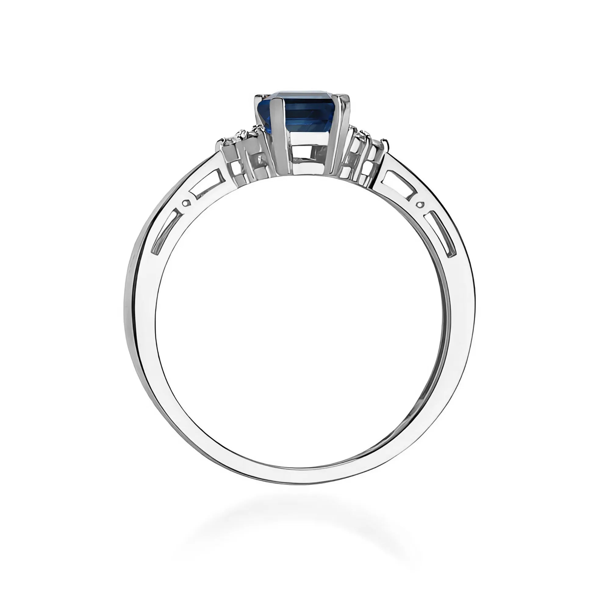 gold-ring-with-0-60ct-sapphire-and-diamonds-w0002-sab-01