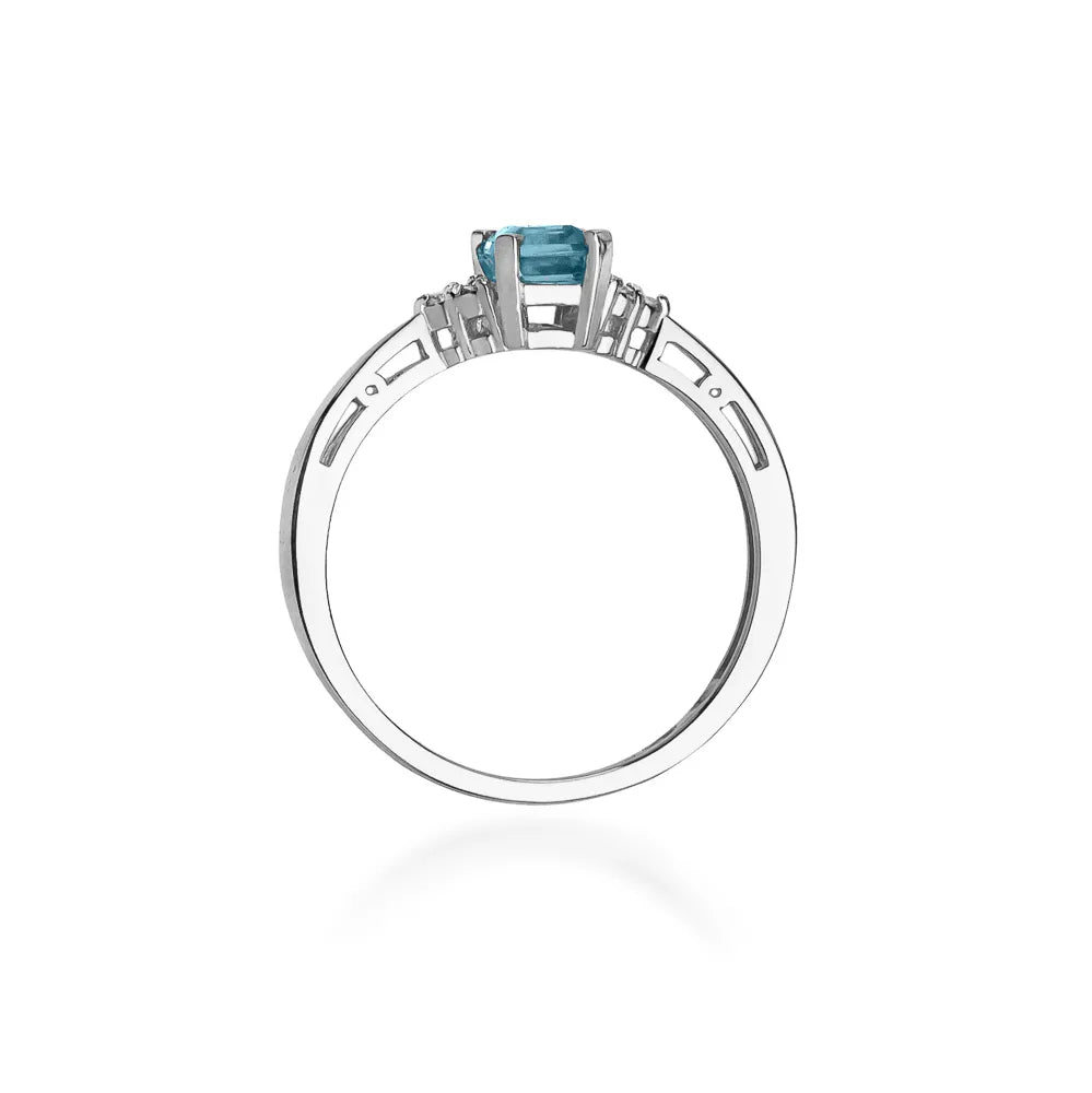gold-ring-with-0-65ct-topaz-and-diamonds-w0002-tob-01