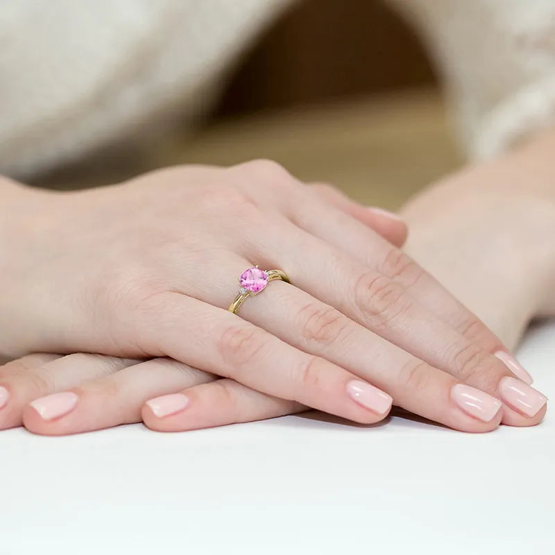 goldring-mit-1-10ct-rosa-topas-und-diamanten-w0003-oben-01
