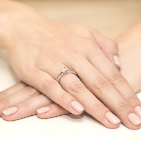 gold-ring-with-0-30ct-diamond-set-with-28-diamonds-w0009-diw-01