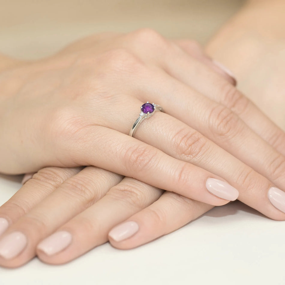 goldring-mit-0-50ct-amethyst-und-diamanten-w0010-amv-01