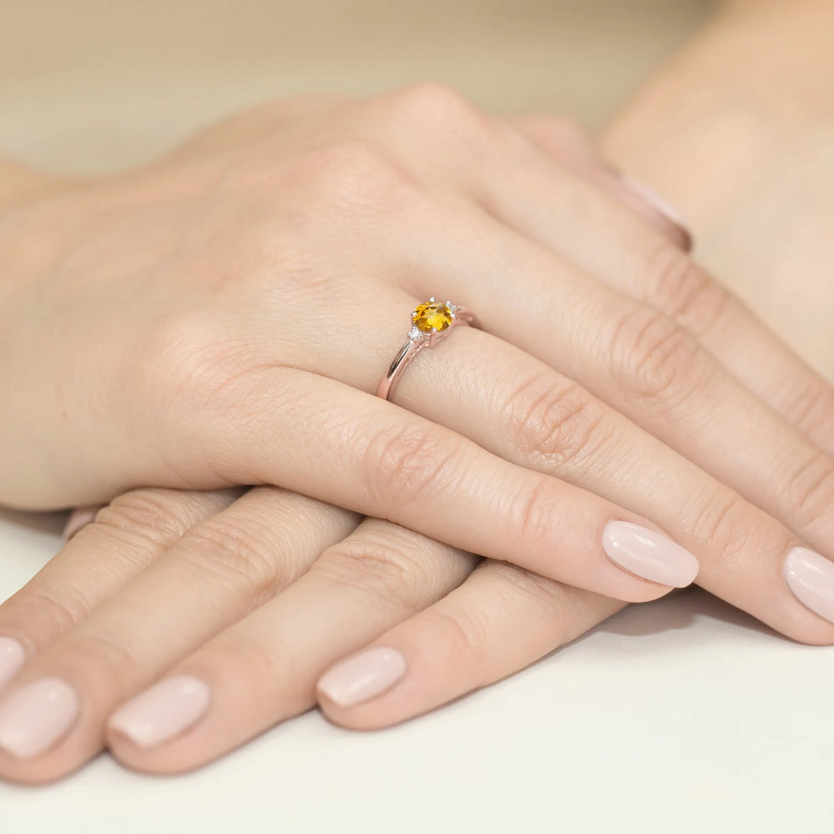 gold-ring-with-0-50ct-citrin-and-diamonds-w0010-ciy-01