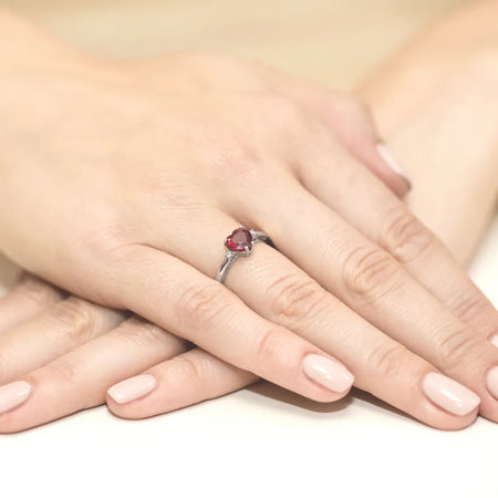 goldring-mit-1-70ct-rubin-und-0-029ct-diamanten-w0012-rur-01