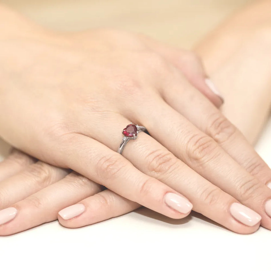 goldring-mit-1-70ct-rubin-und-0-029ct-diamanten-w0012-rur-01