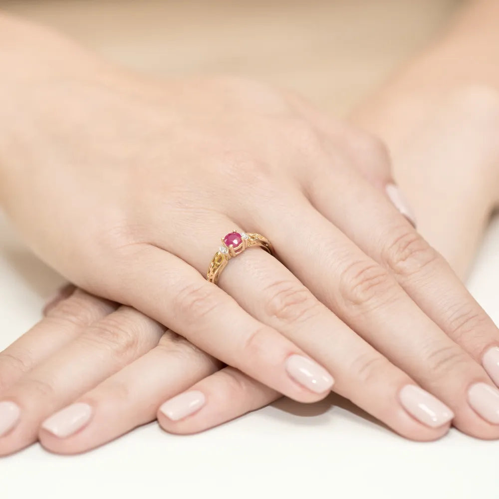 goldring-mit-0-60ct-rubin-und-0-02ct-diamanten-w0014-rur-01