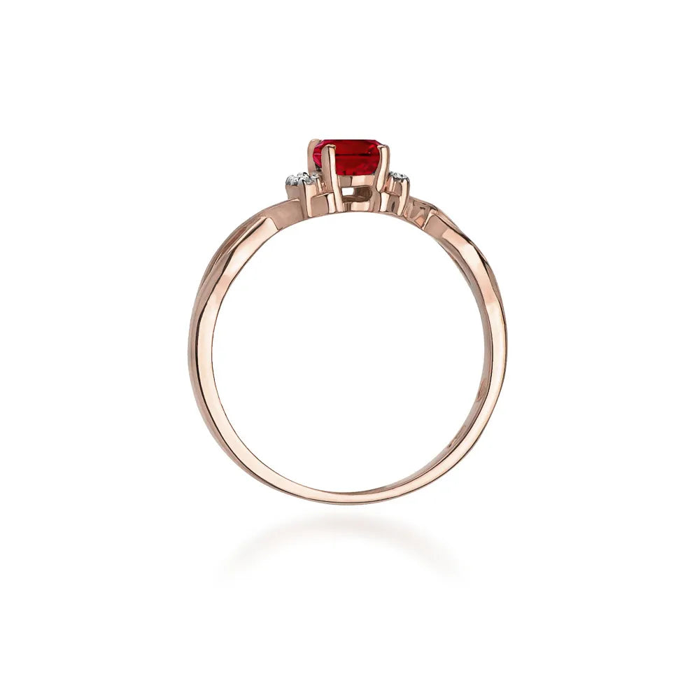 gold-ring-with-0-60ct-ruby-and-0-052ct-diamonds-w0019-rur-01