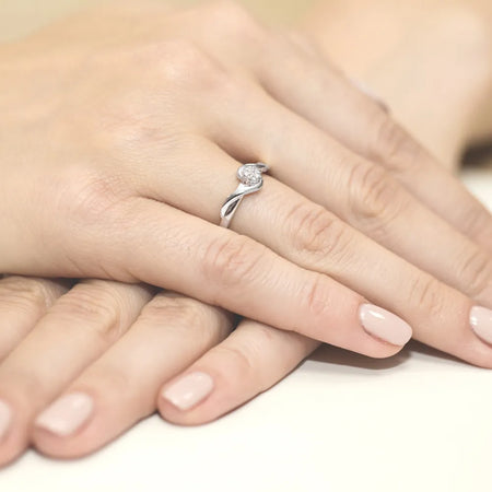 gold-ring-with-0-035ct-diamonds-w0022-diw-01