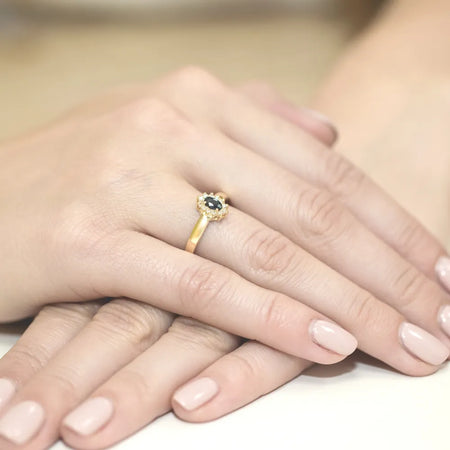 gold-ring-with-0-30ct-sapphire-and-0-103ct-diamonds-w0026-sab-01