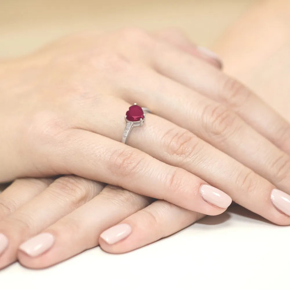 goldring-mit-1-70ct-rubin-und-0-04ct-diamanten-w0031-rur-01