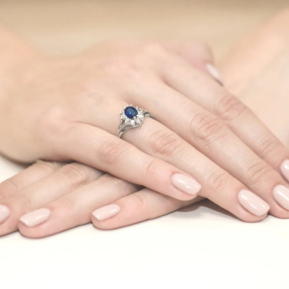 goldring-mit-0-90ct-saphir-und-0-30ct-diamanten-w0037-sab-01