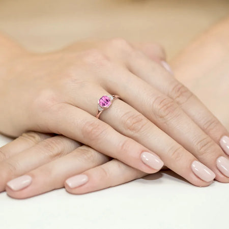 gold-ring-with-1-10ct-pink-topaz-and-0-01ct-diamonds-w0040-top-01