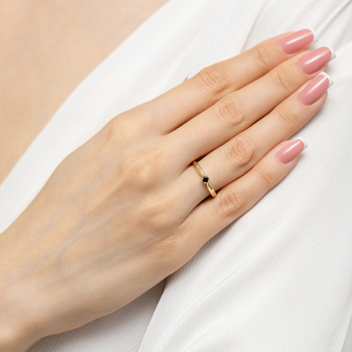 8k-Goldring-mit-schwarzem-Zirkonia-w0045-z6-zib-01